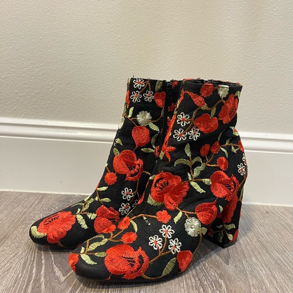 Embroidered boots ❤️ - Picture 4 of 6